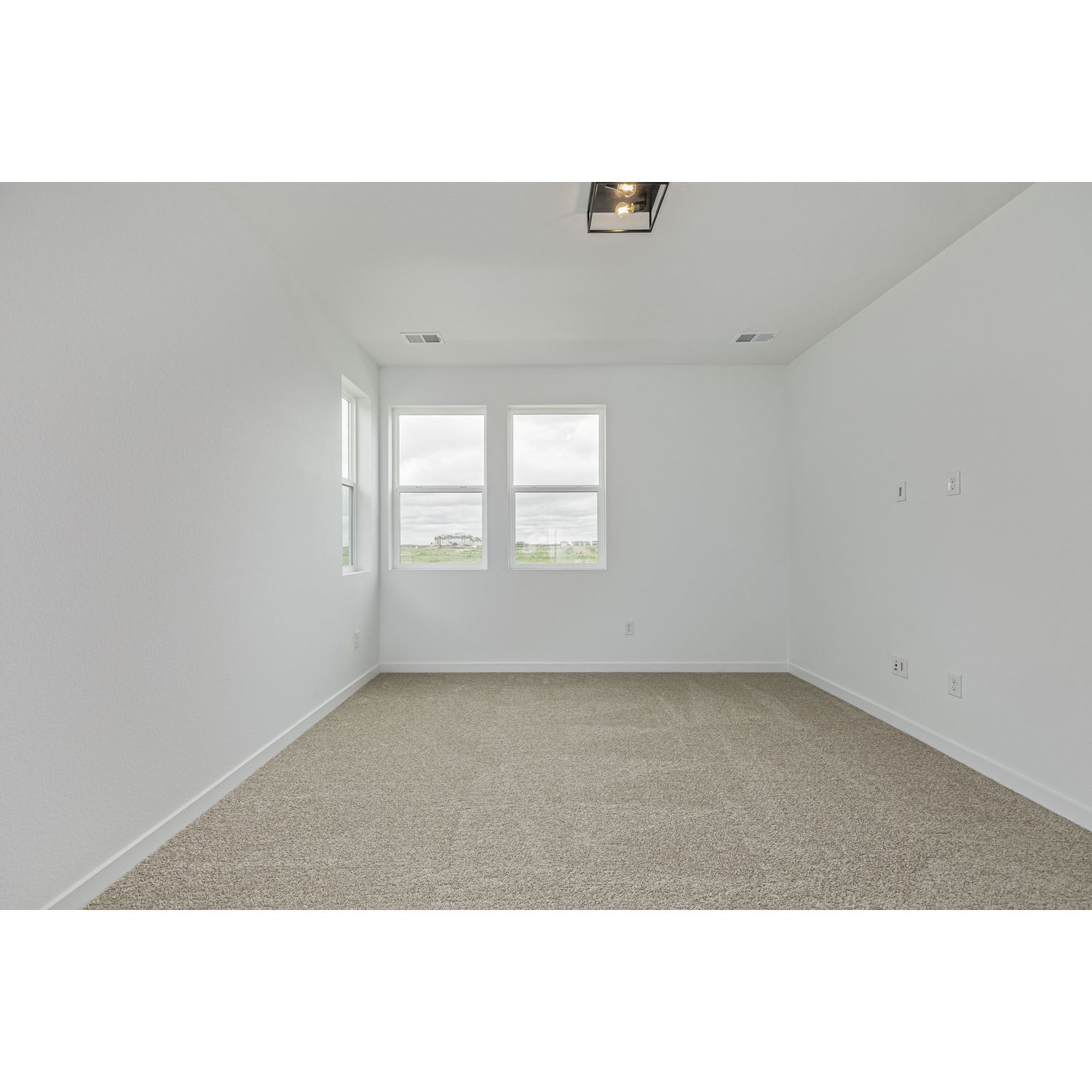 20530 E. 58th Ave (Silverton) - floorplan image