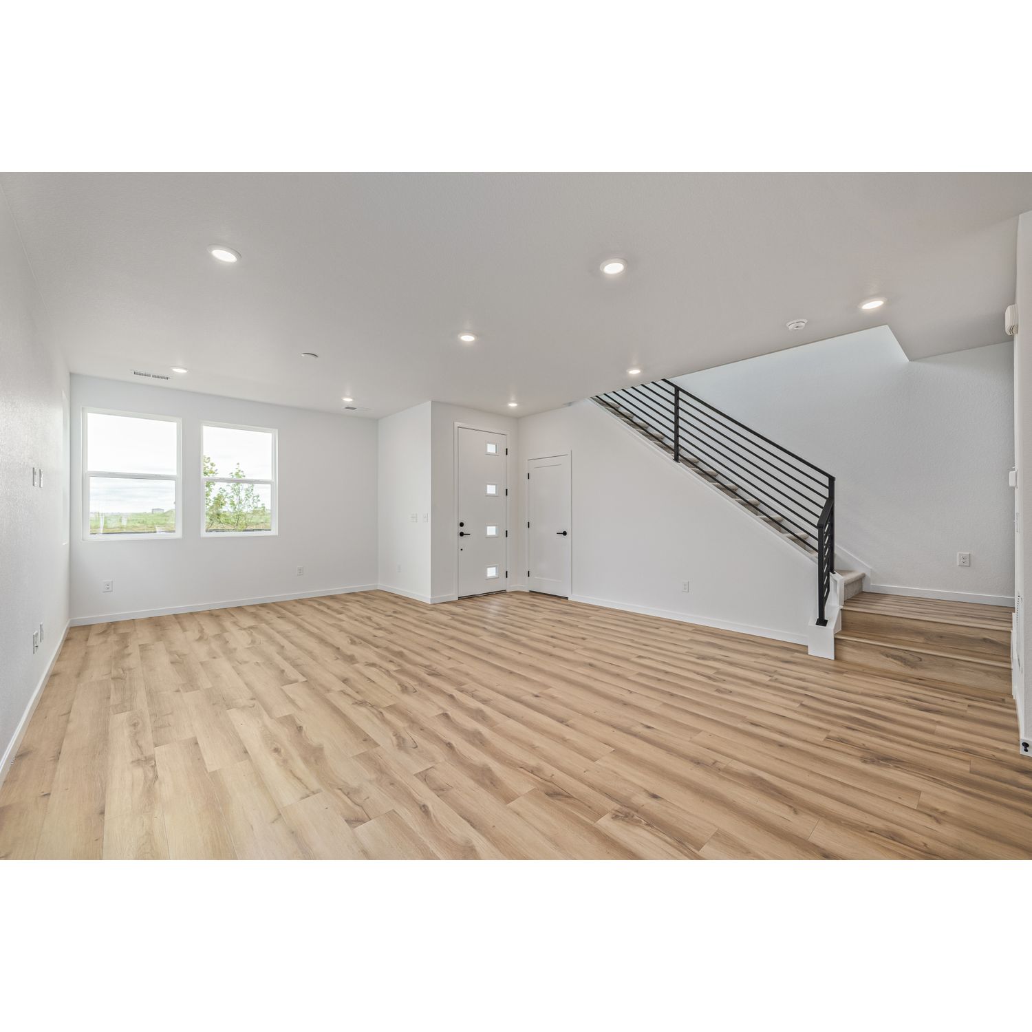 20530 E. 58th Ave (Silverton) - floorplan image