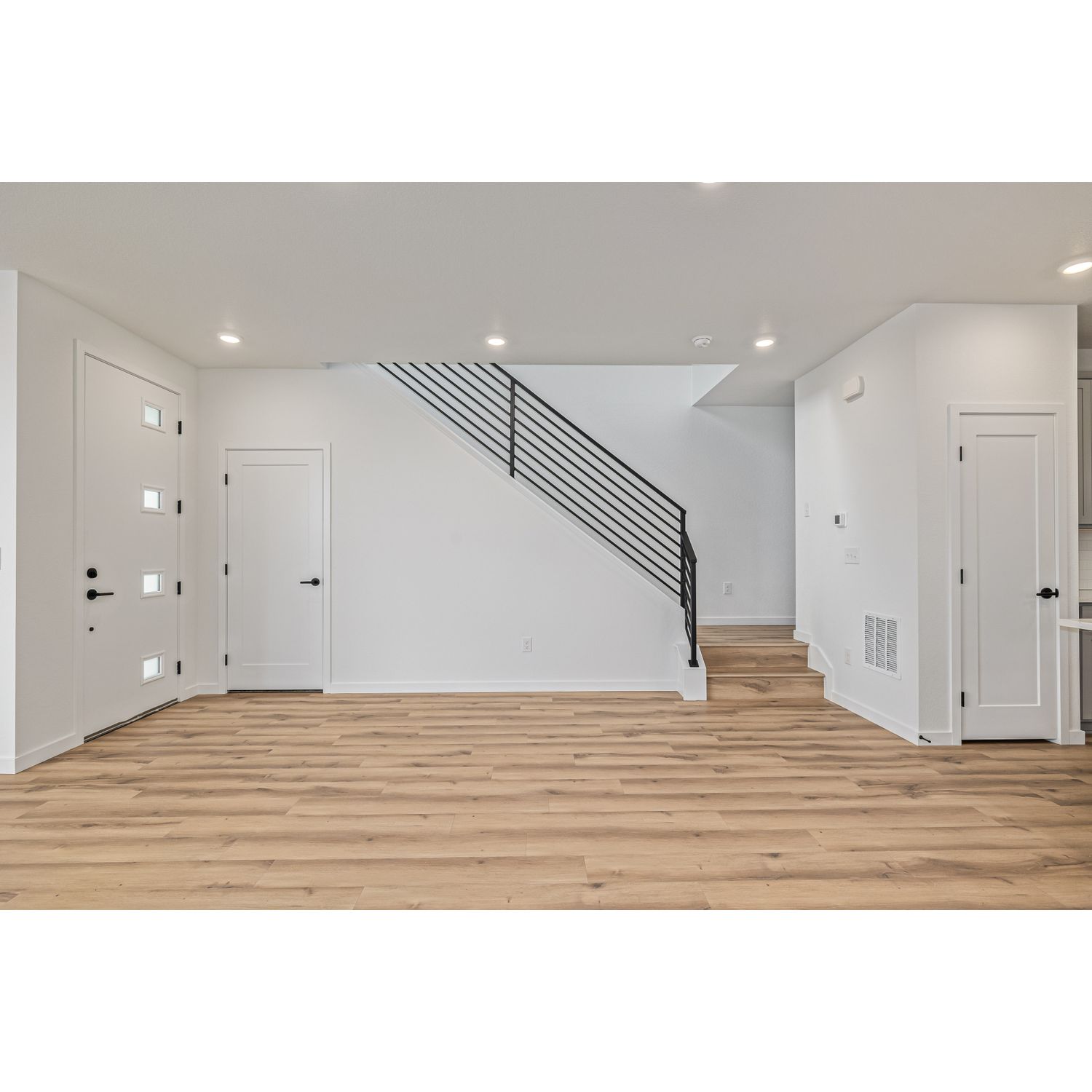 20530 E. 58th Ave (Silverton) - floorplan image