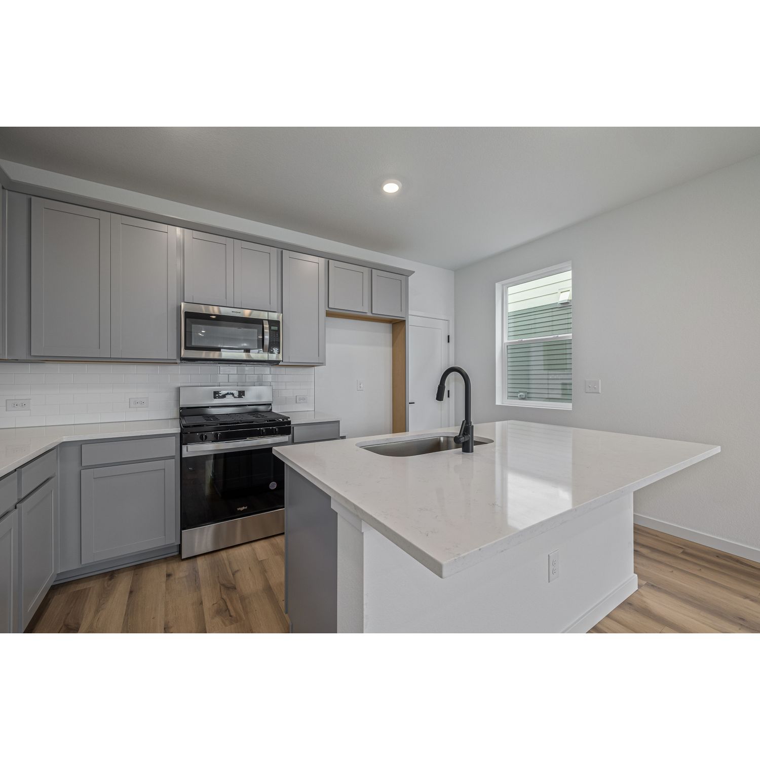 20530 E. 58th Ave (Silverton) - floorplan image