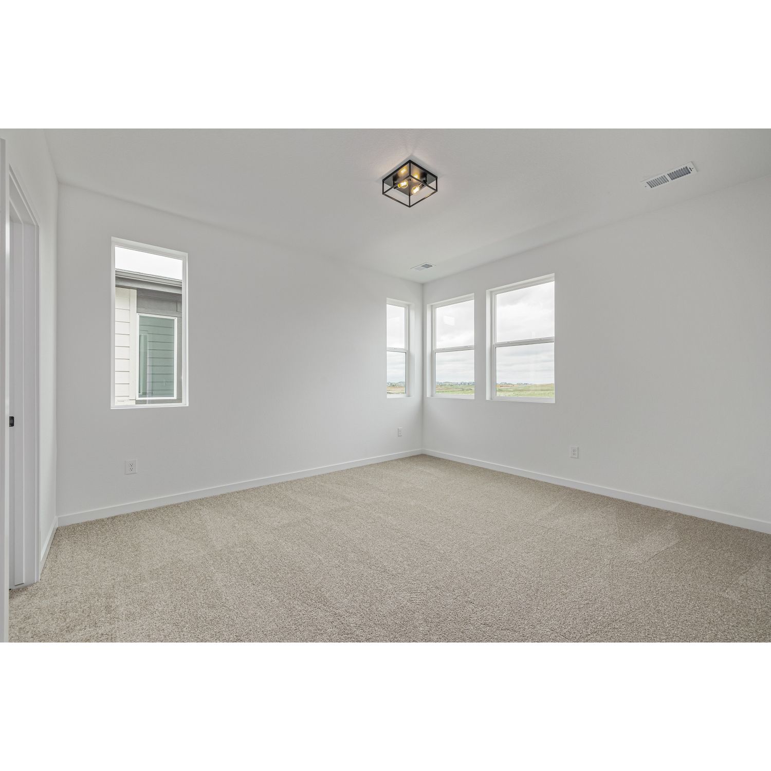 20530 E. 58th Ave (Silverton) - floorplan image