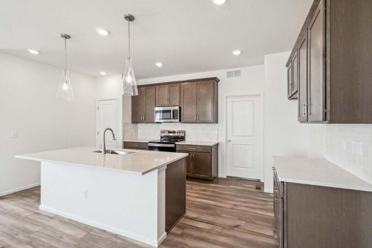 21085 E. 61st Dr. (Plan 1384 Modeled) - floorplan image